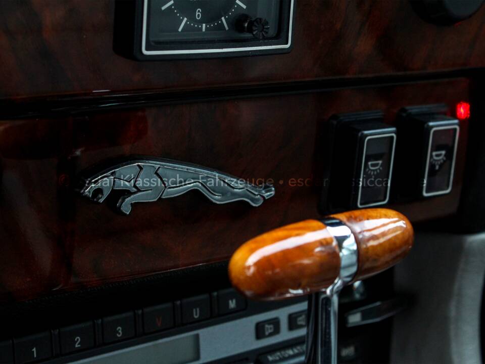 Immagine 12/46 di Jaguar XJ 12 (1986)