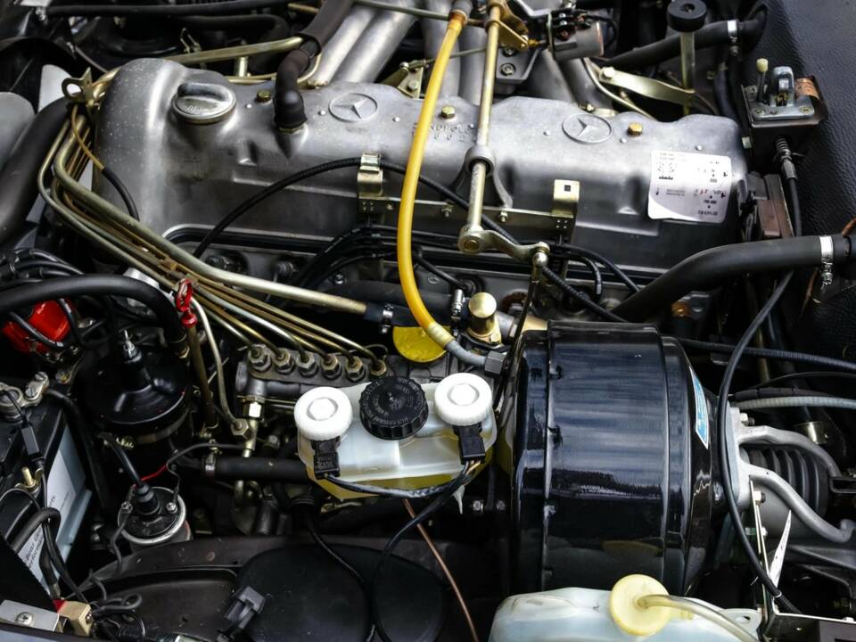Image 18/21 de Mercedes-Benz 280 SL (1969)