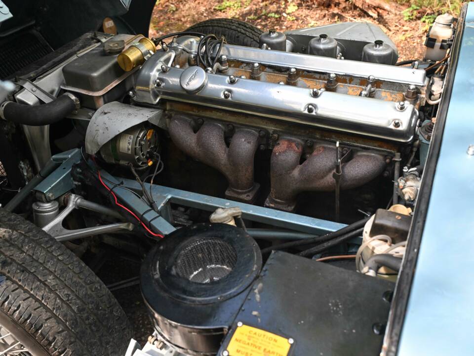 Image 49/50 of Jaguar E-Type (2+2) (1966)