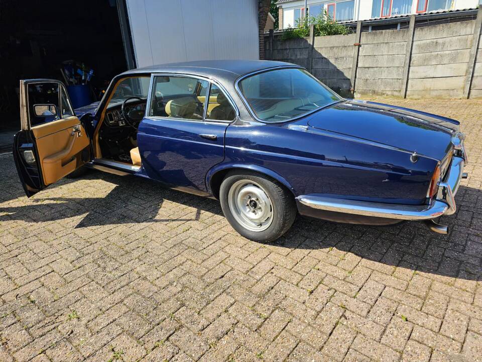 Bild 3/18 von Jaguar XJ 12 L (1978)