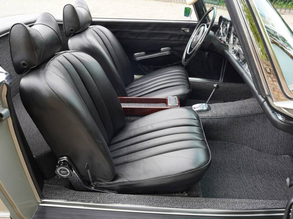 Imagen 44/50 de Mercedes-Benz 280 SL (1969)