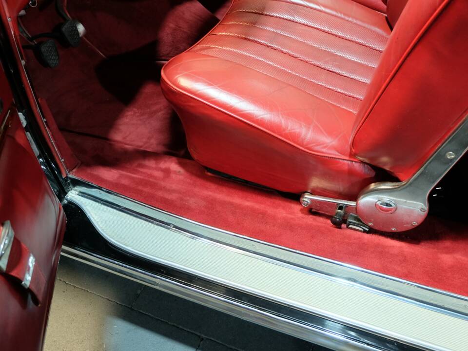 Image 12/30 of Mercedes-Benz 220 S Cabriolet (1957)