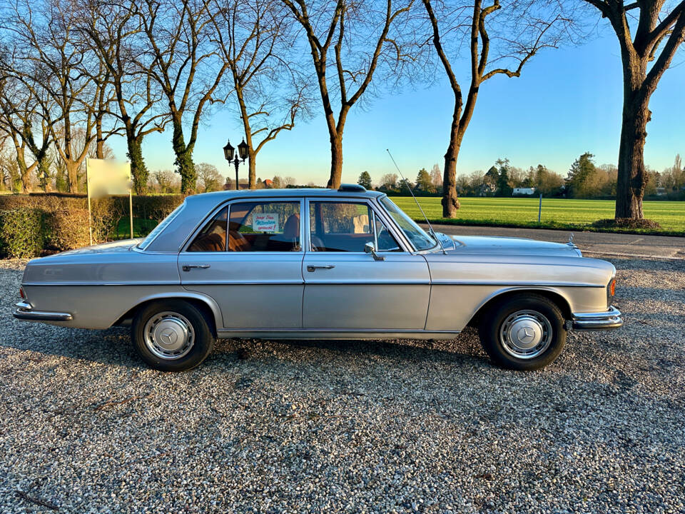 Image 9/20 of Mercedes-Benz 280 SE (1972)