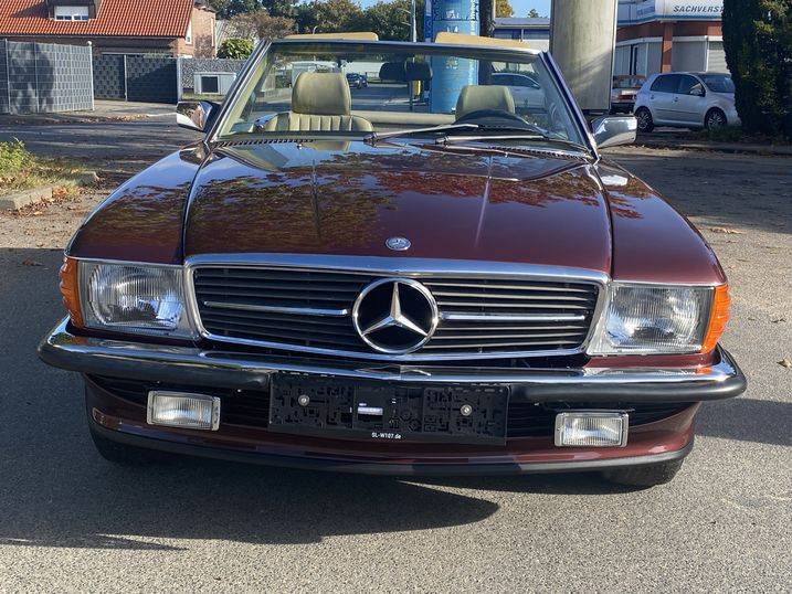 Imagen 3/28 de Mercedes-Benz 560 SL (1987)