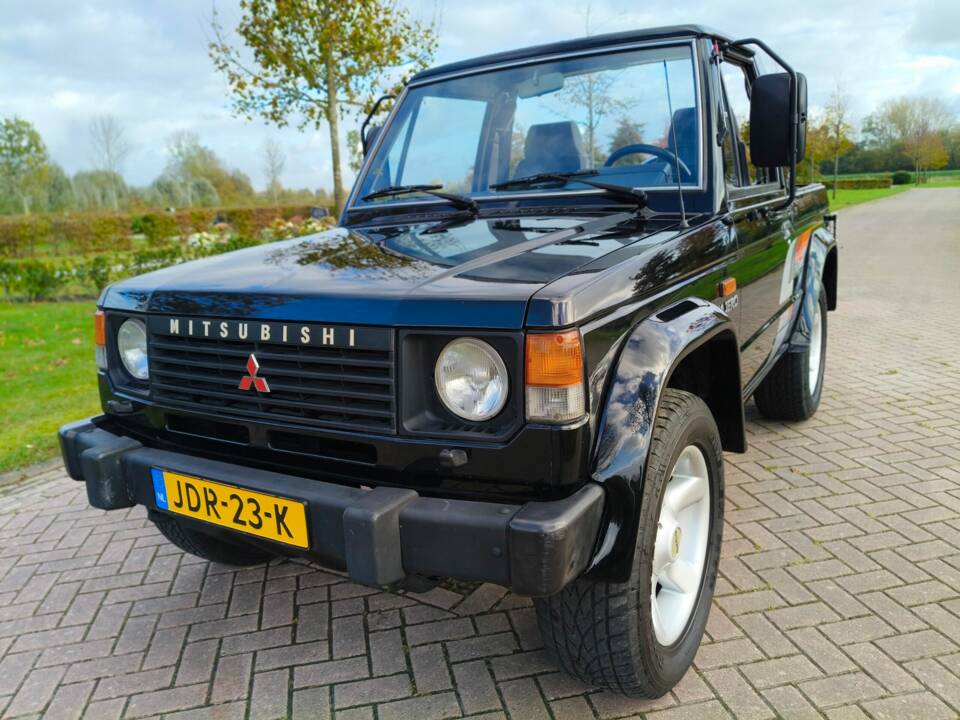 Image 7/8 of Mitsubishi Shogun (1987)