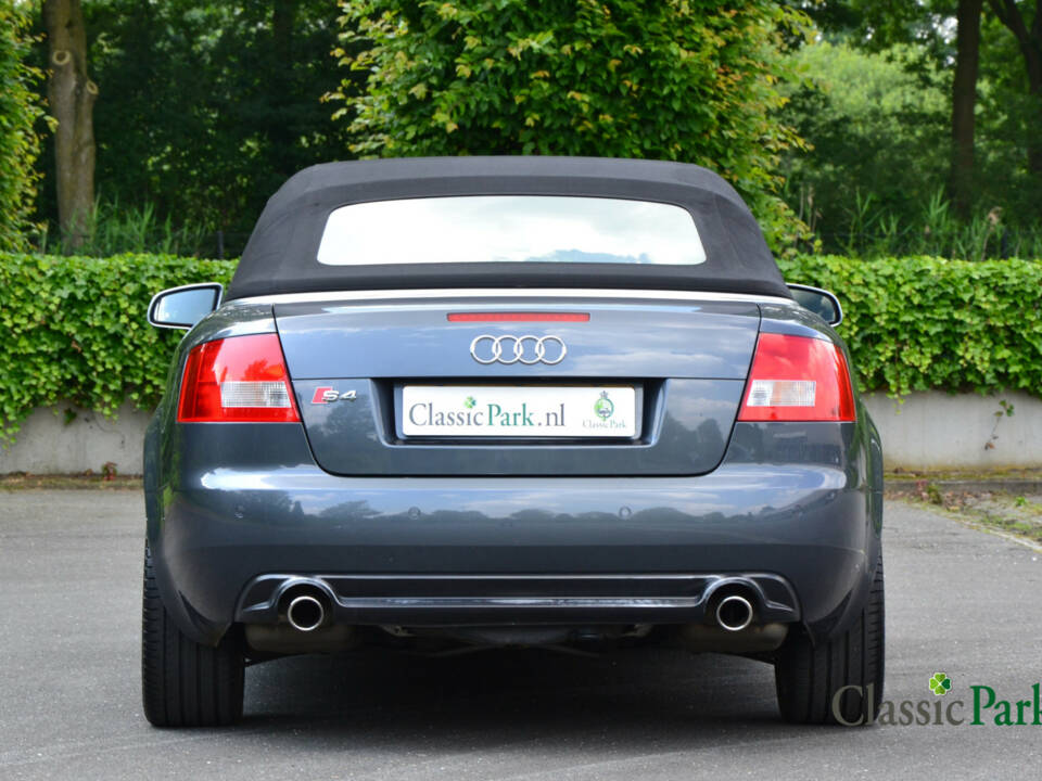 Image 20/50 of Audi S4 (2005)