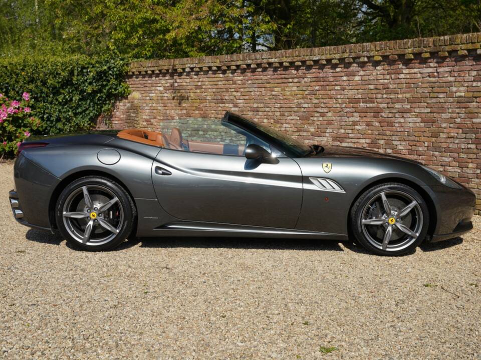 Bild 34/50 von Ferrari California (2010)