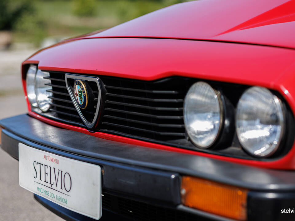 Imagen 17/36 de Alfa Romeo GTV 6 2.5 (1986)