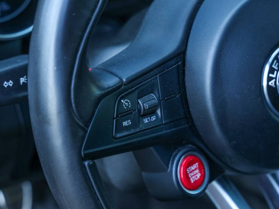 Bild 26/50 von Alfa Romeo Giulia Quadrifoglio (2017)