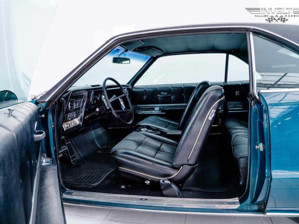 Image 11/16 of Oldsmobile Toronado (1967)