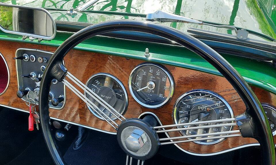 Image 8/8 of Morgan 4/4 Series V (1967)