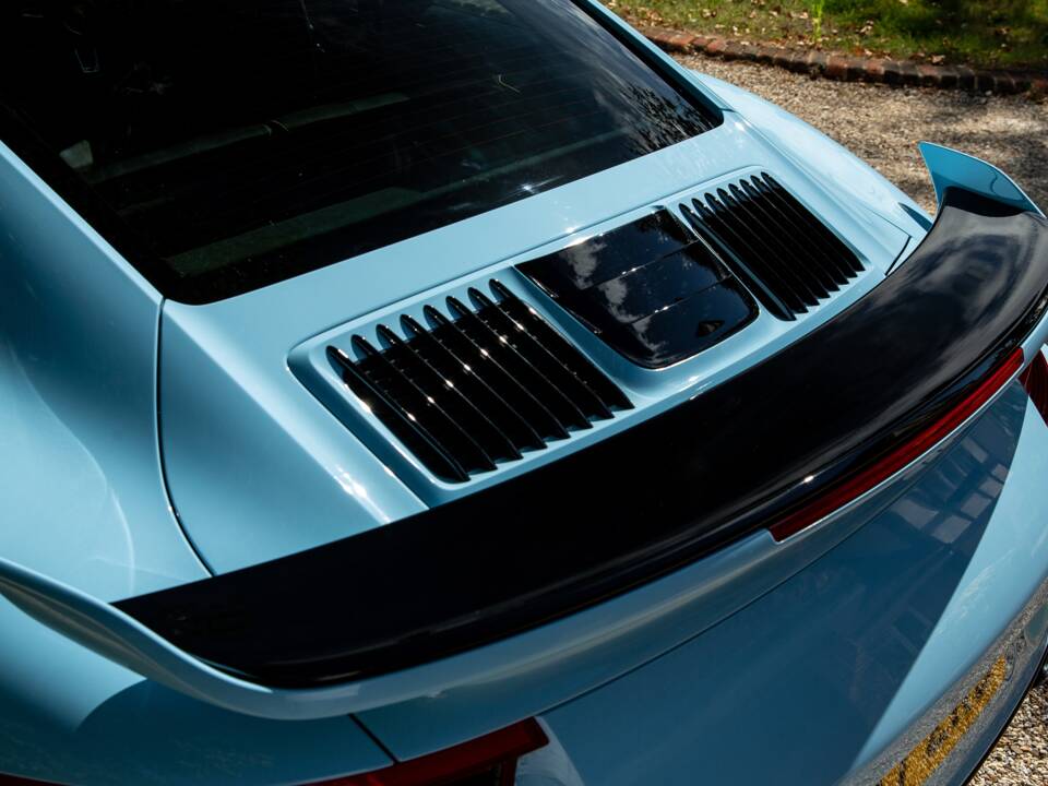 Image 34/48 of Porsche 911 Turbo S Exclusive (2017)