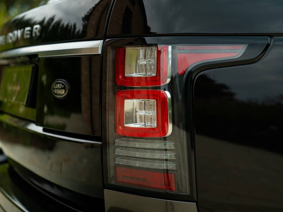 Image 25/50 of Land Rover Range Rover Autobiography SDV8 (2013)