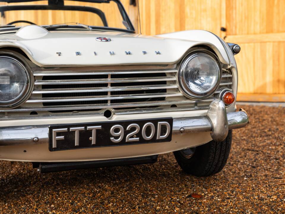 Image 29/50 of Triumph TR 4A (1966)