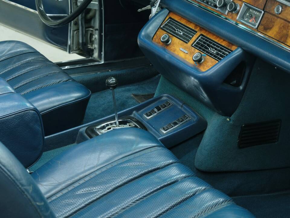 Image 38/50 of Mercedes-Benz 280 SE 3,5 (1970)