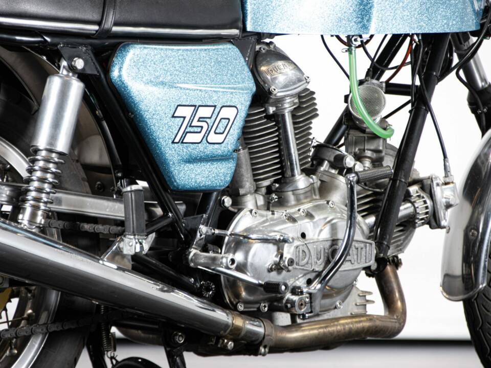 Image 10/50 of Ducati 750 GT (1972)