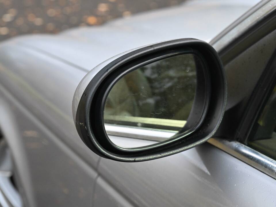 Image 19/50 of Jaguar XJ 8 4.2 (2006)