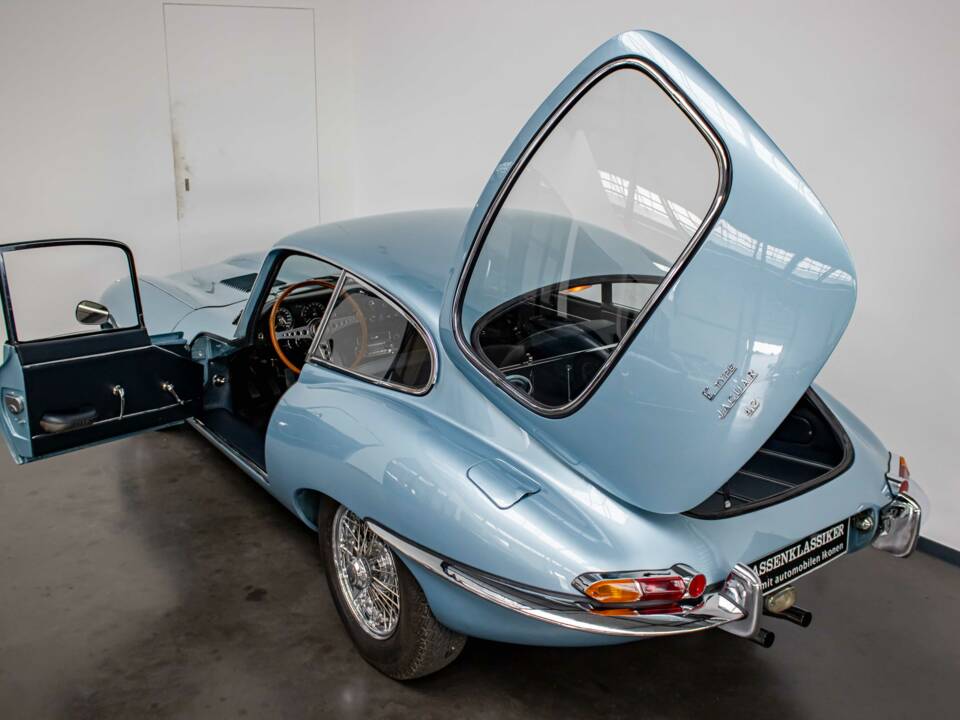 Bild 16/28 von Jaguar E-Type 4.2 (1965)