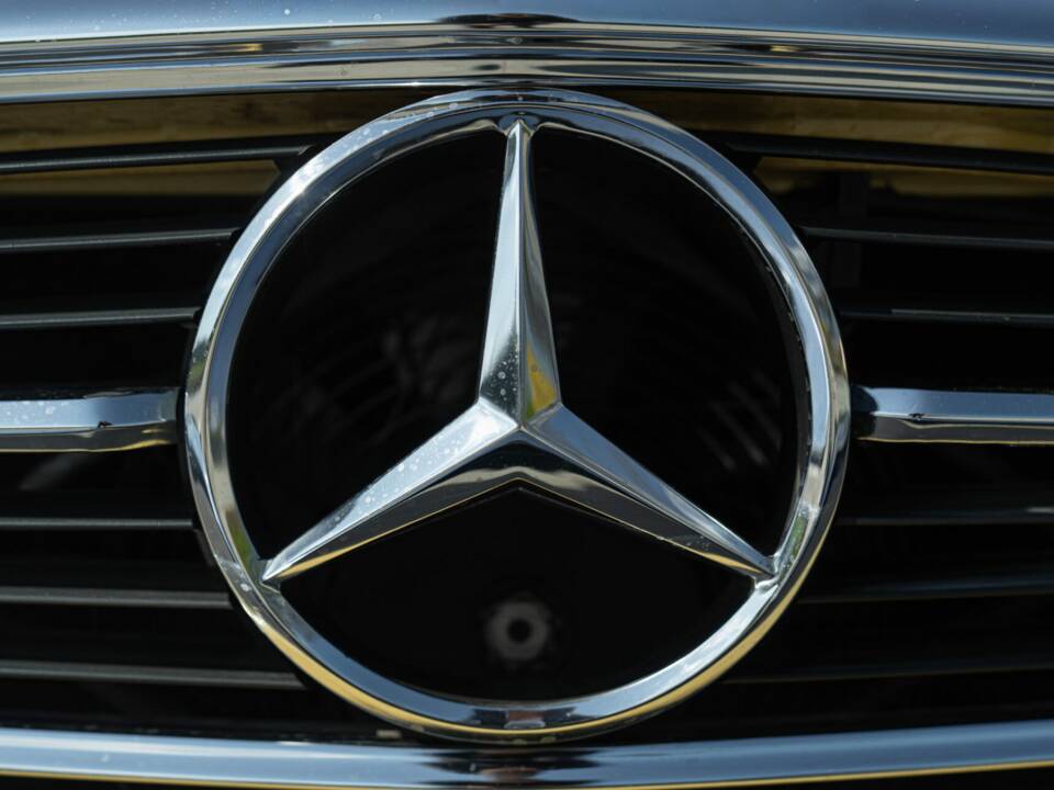 Obraz 14/50 pojazdu Mercedes-Benz 450 SL (1977)