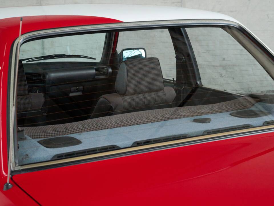 Bild 15/50 von BMW 325i (1986)