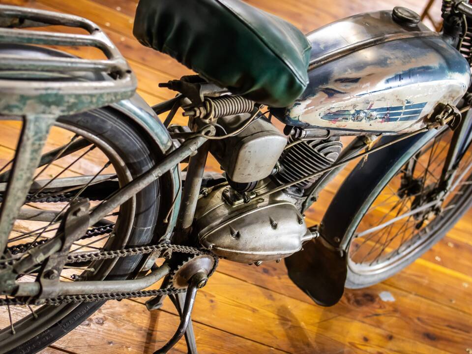 Image 8/12 de Victoria 100 (1939)