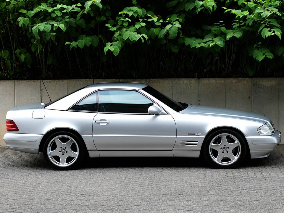 Imagen 7/13 de Mercedes-Benz SL 320 &quot;Final Edition&quot; (2001)