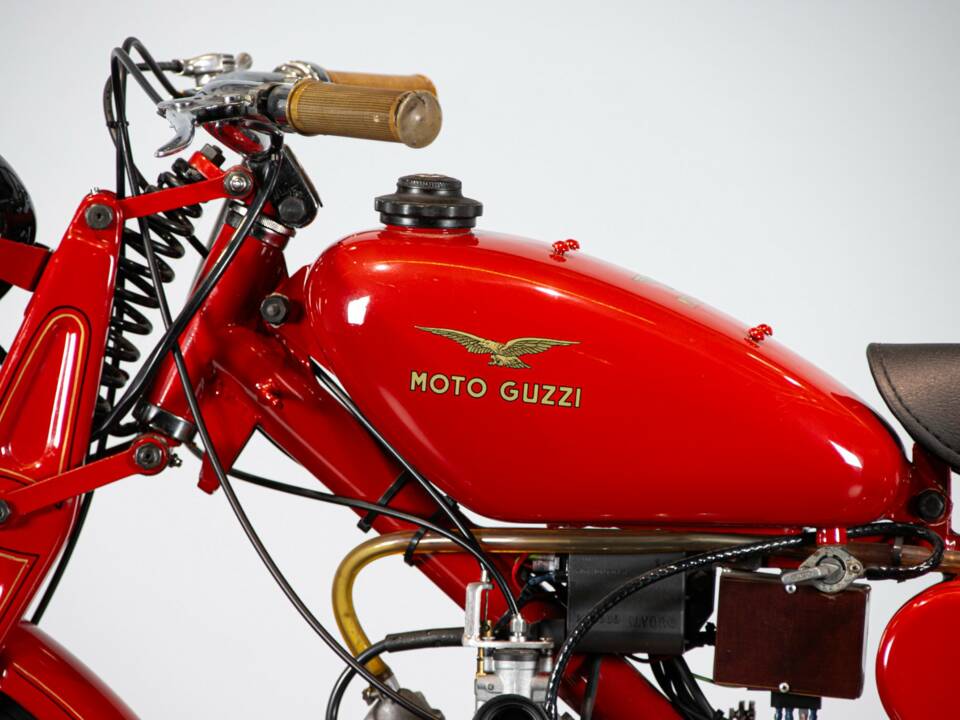 Imagen 18/50 de Moto Guzzi DUMMY (1957)