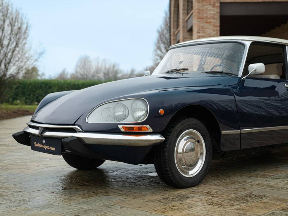 Image 18/50 of Citroën DS 20 (1972)