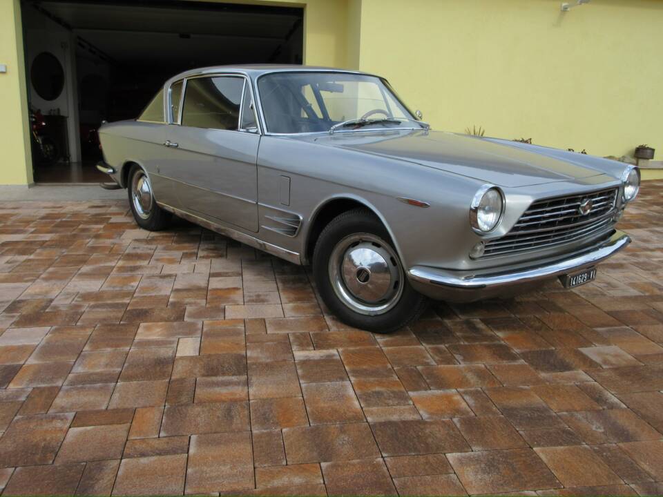 Afbeelding 4/33 van FIAT 2300 S Coupé (1967)