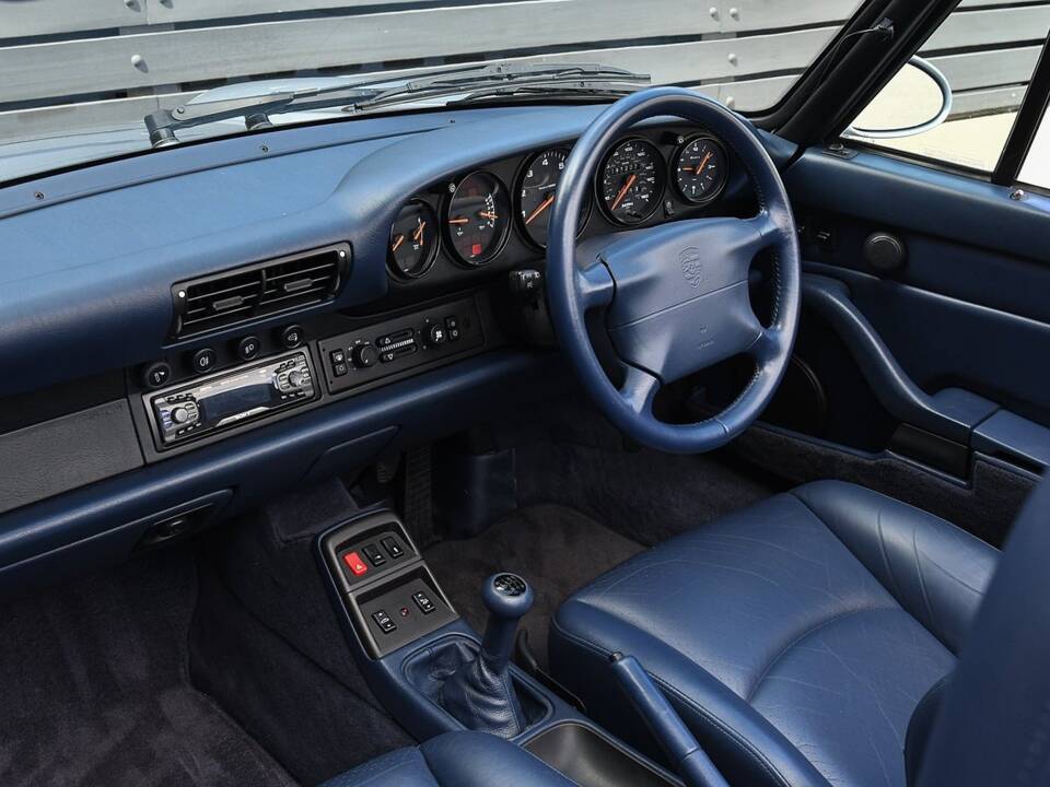 Immagine 21/53 di Porsche 911 Carrera (1994)