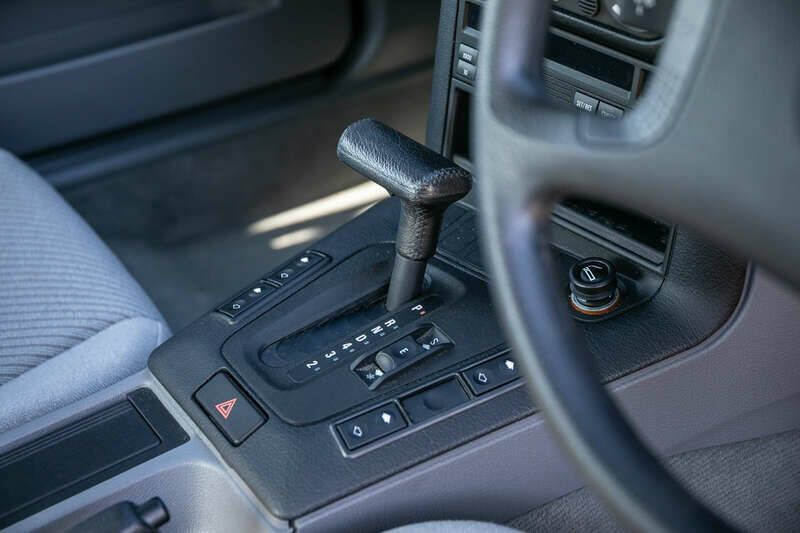Image 31/50 of BMW 325i (1991)