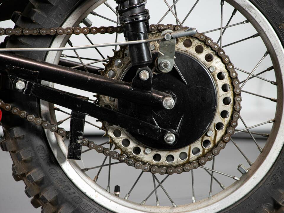 Image 26/50 of BSA DUMMY (1974)