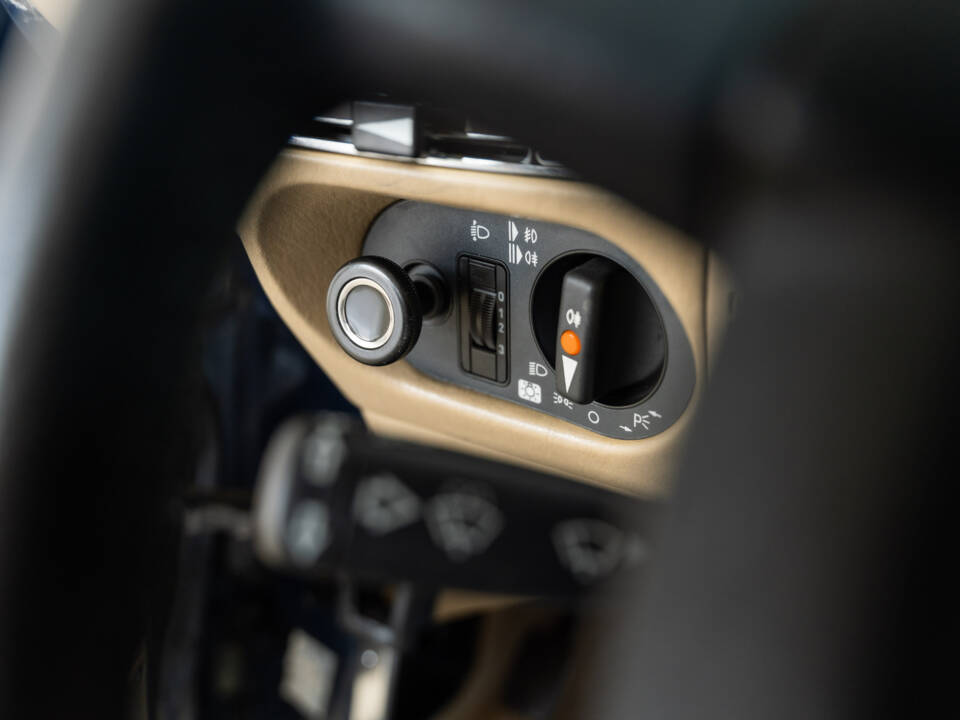 Image 16/40 of Mercedes-Benz 300 SL (1987)