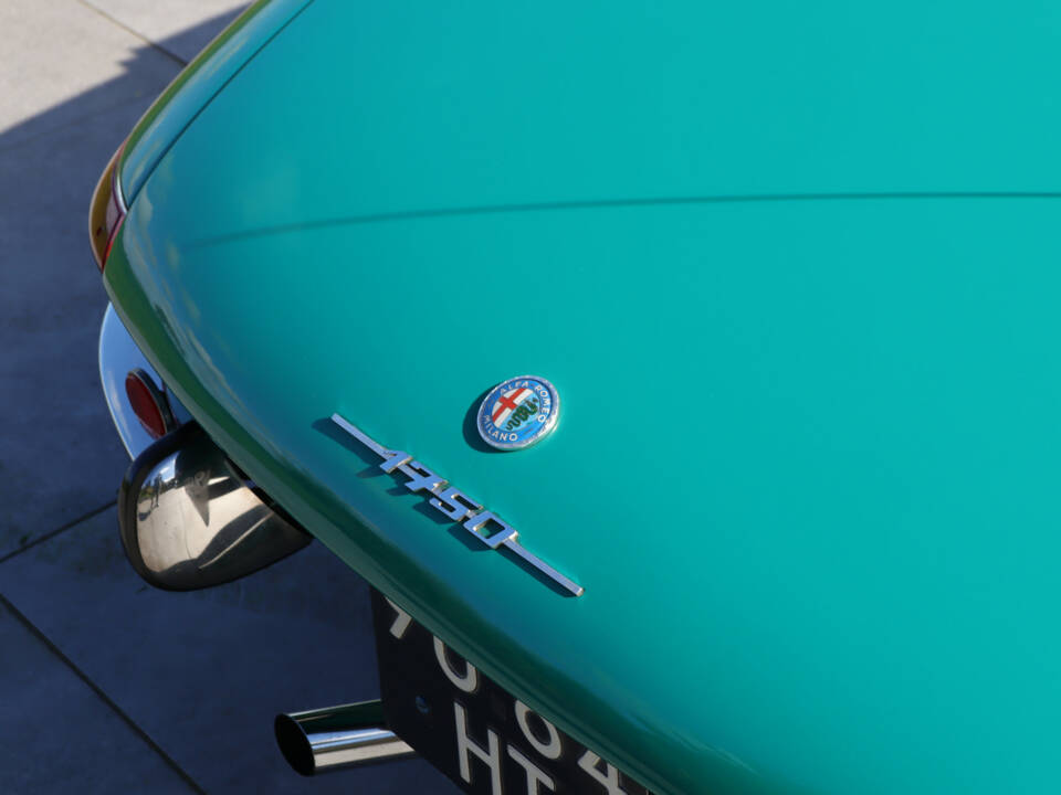 Image 47/50 of Alfa Romeo 1750 Spider Veloce (1969)