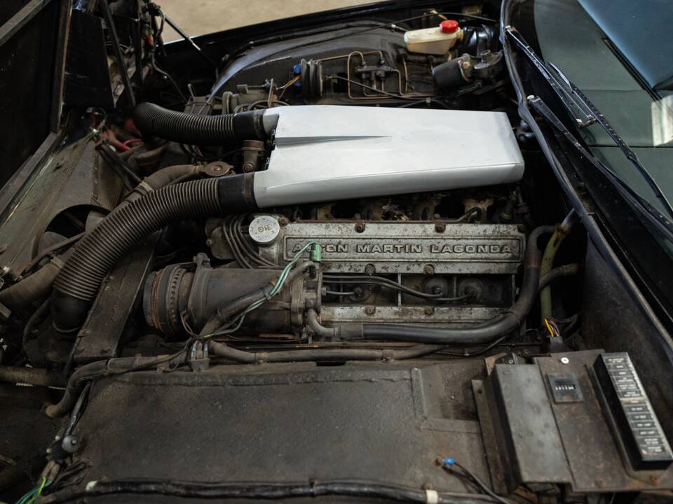 Image 12/44 de Aston Martin Lagonda (1981)