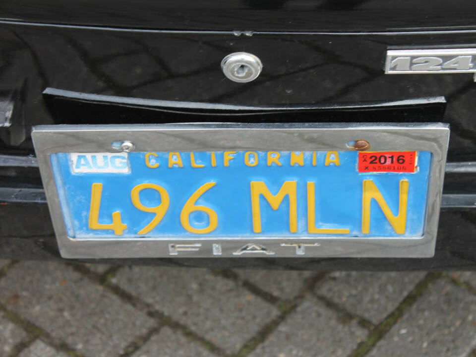 Image 18/22 of FIAT 124 Spider CS1 (1974)