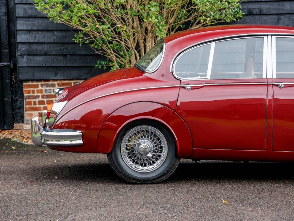 Image 22/42 of Jaguar Mk II 3.8 (1962)