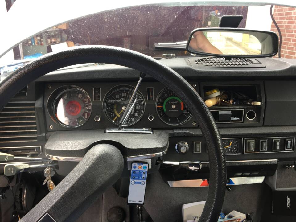 Image 40/95 of Citroën DS 21 Pallas (1973)