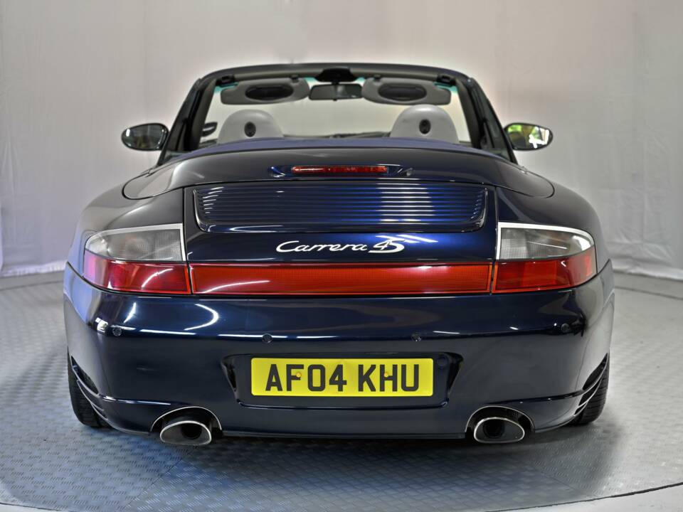 Bild 8/50 von Porsche 911 Carrera 4S (2004)