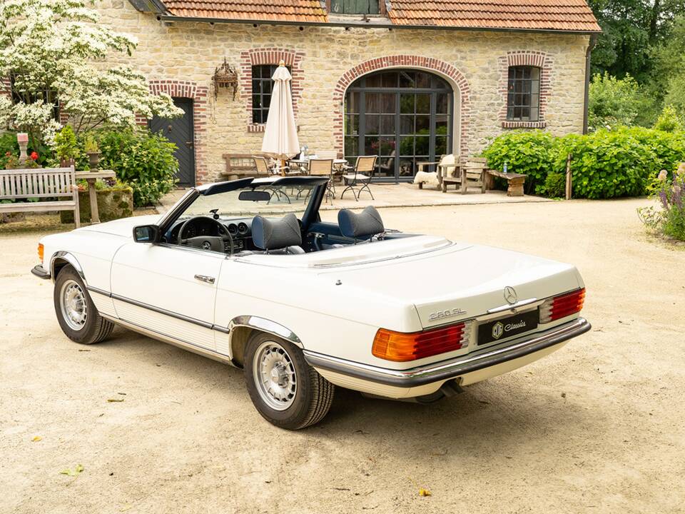 Imagen 10/86 de Mercedes-Benz 280 SL (1977)