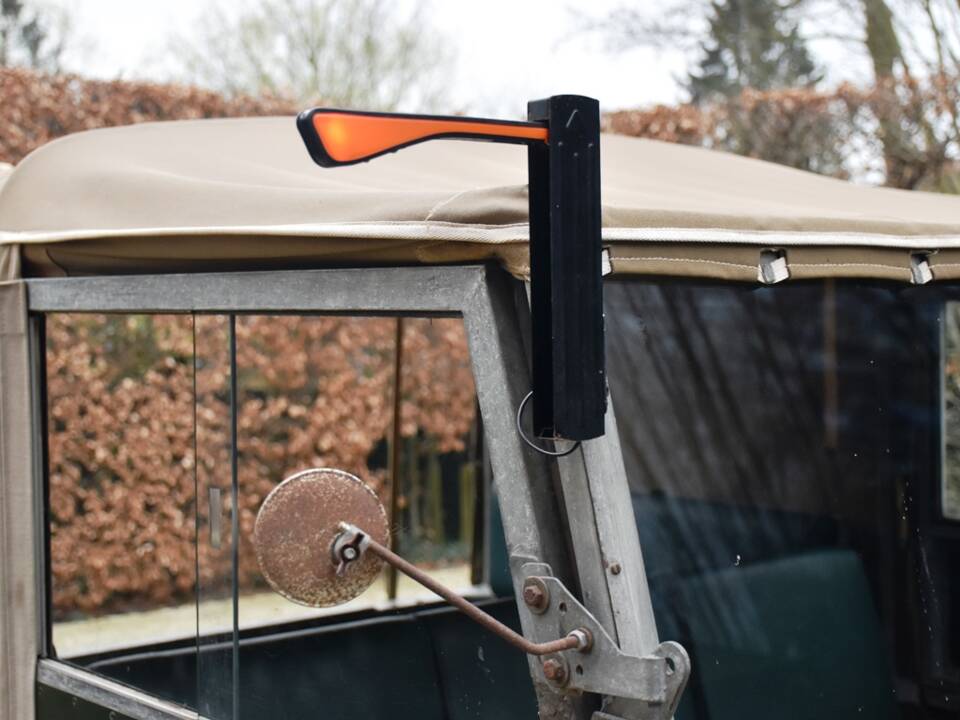 Image 17/39 of Land Rover 80 (1952)
