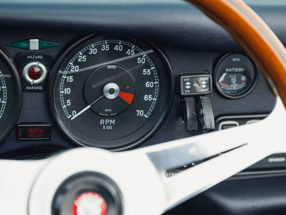 Image 13/20 de Jaguar Type E V12 (1972)