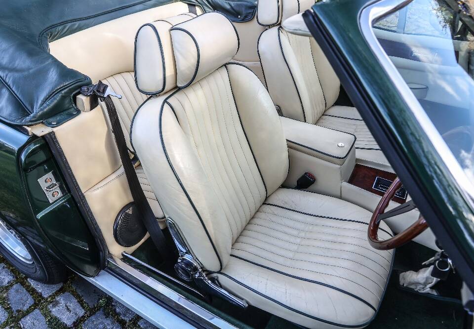 Image 19/30 of Aston Martin V8 EFi Volante (1989)