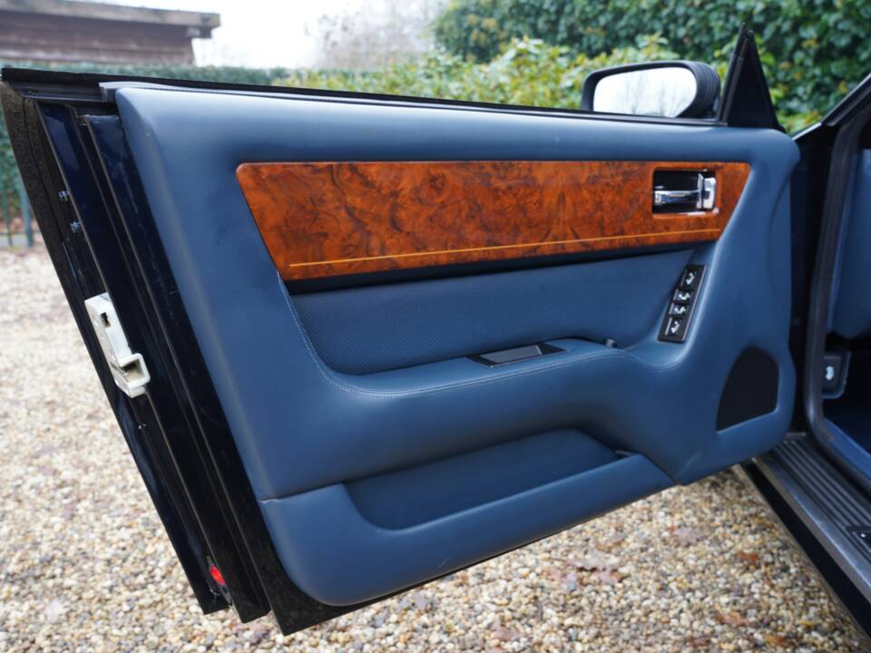 Bild 45/50 von Aston Martin Virage Volante (1994)