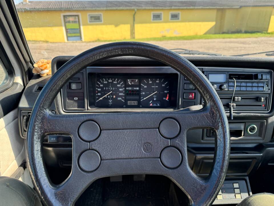 Image 13/18 of Volkswagen Golf Mk I Convertible 1.8 (1984)