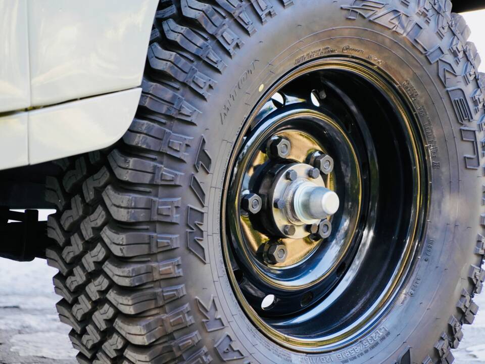 Bild 19/100 von Land Rover 88 (1968)