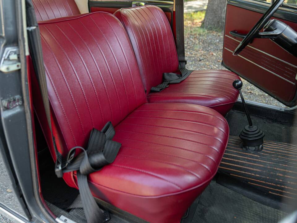 Image 25/49 of FIAT 1100 R (1966)