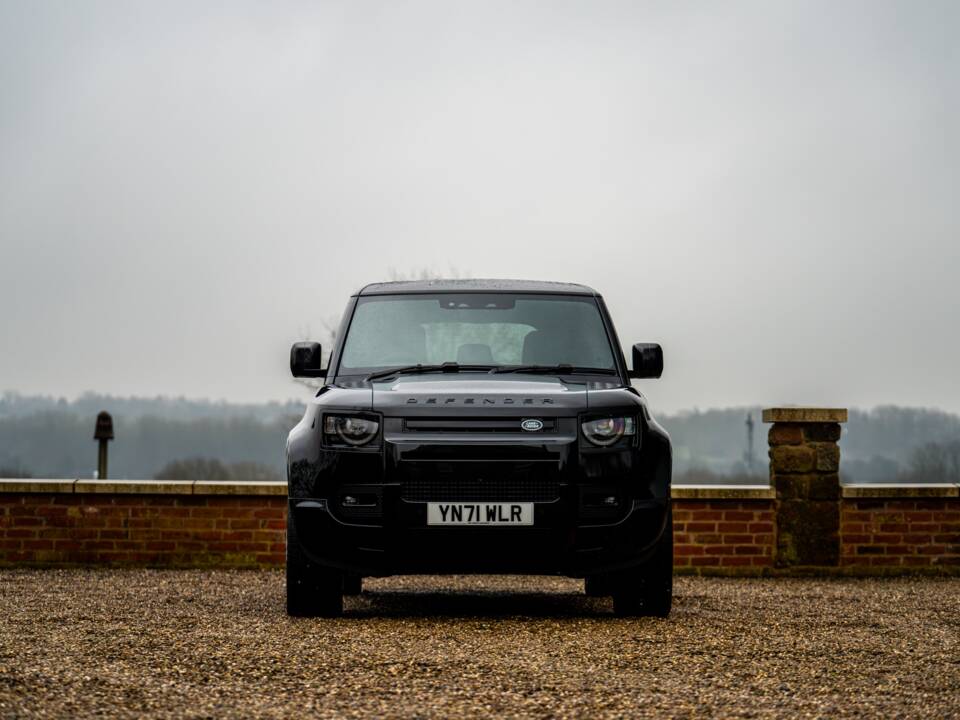 Image 11/50 of Land Rover Defender 110 V8 &quot;Bond Edition&quot; (2021)