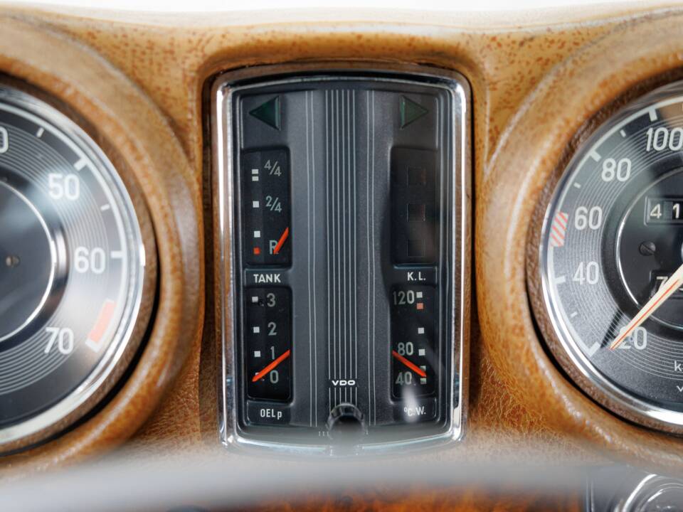 Image 11/32 of Mercedes-Benz 280 SE 3,5 (1971)