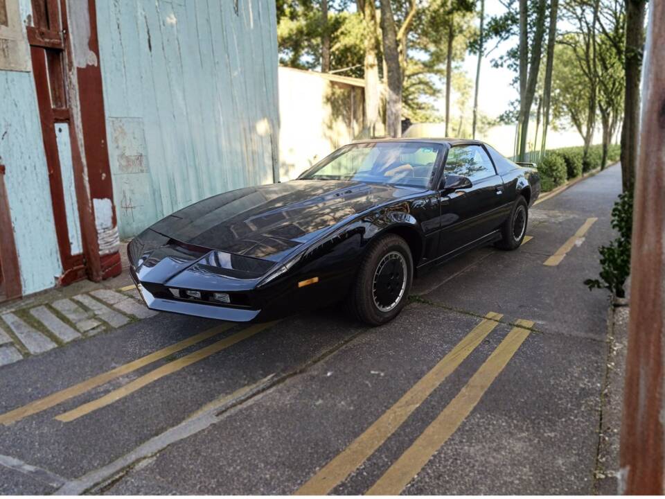 Image 6/6 of Pontiac Firebird TransAm (1984)